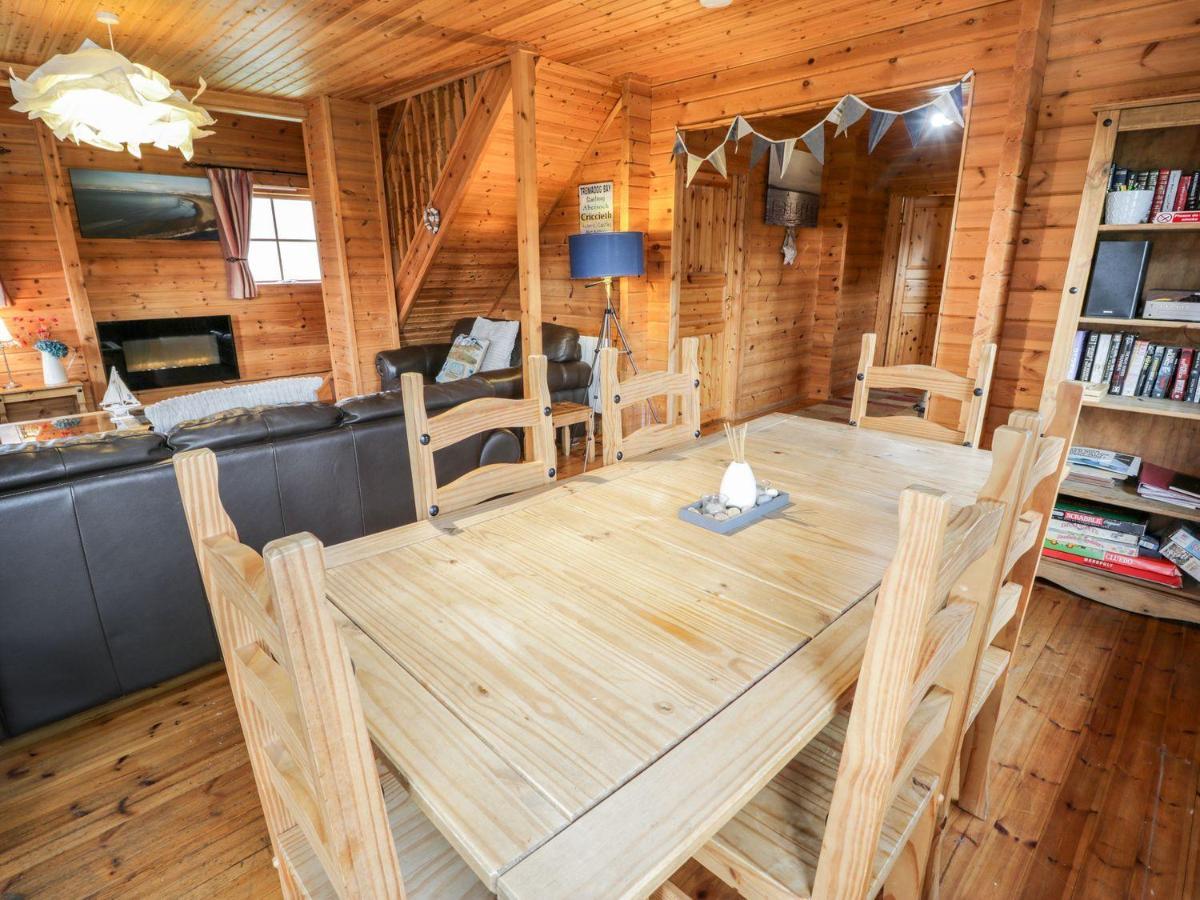 Sun View Lodge Llanbedr  Exterior photo